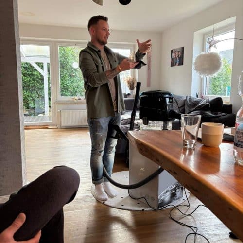 Persönliche HYLA Vorführung im Wohnzimmer